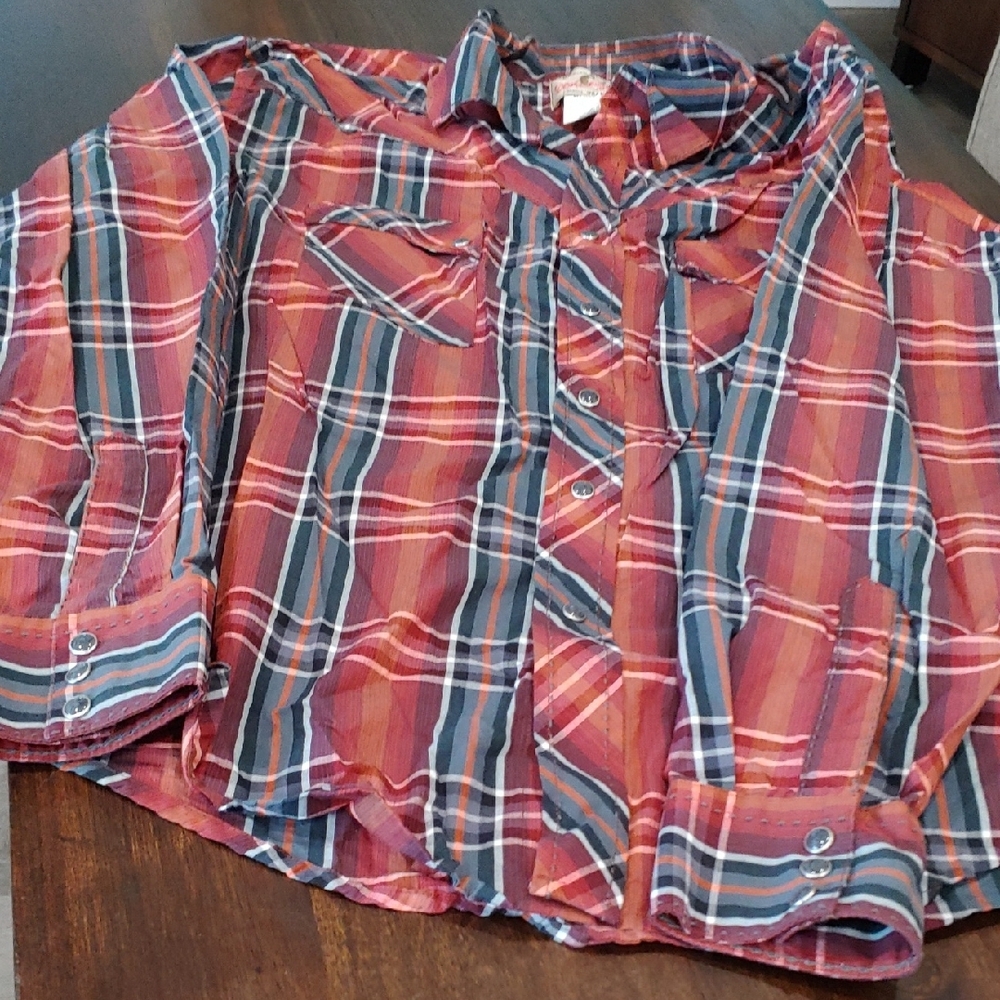 Wrangler Men's Casual Button Down Shirt - Red and Blue Plaid